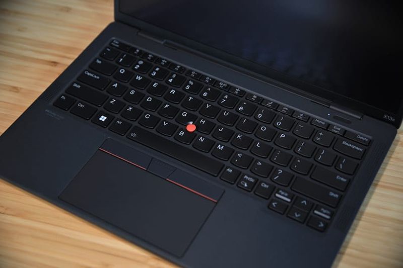 Lenovo ThinkPad X13s open display